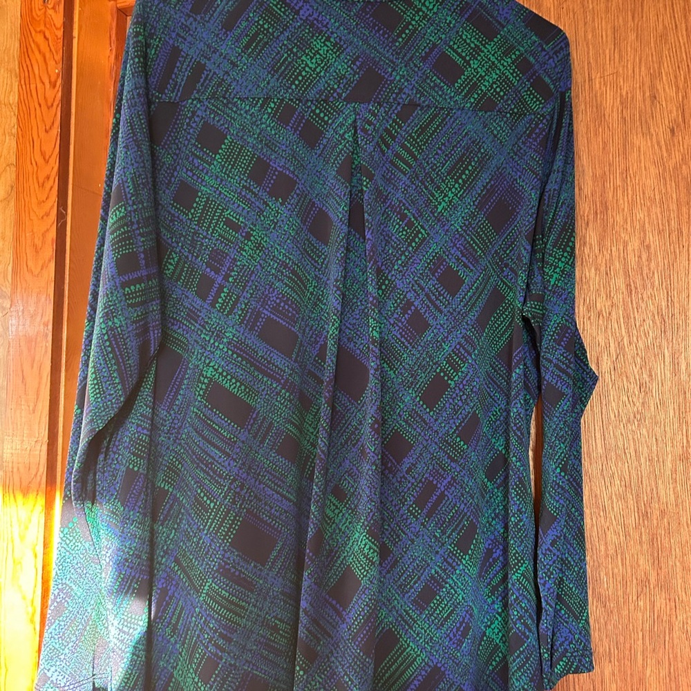 Susan Graver Green and Blue Patterned Top Bell Sleeves and Zipper Front Pockets - Picture 6 of 7